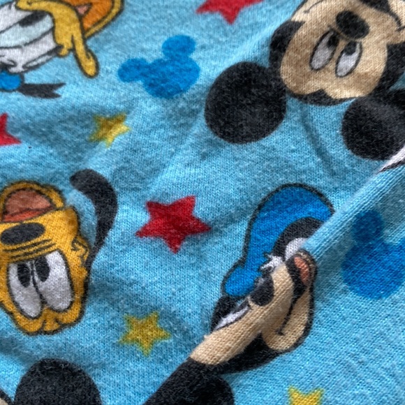 Size 4t boys 4 piece Mickey and friends pants and short sleeve shirt pajama sets - Picture 7 of 7